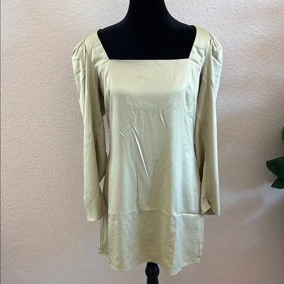 NWT $99 Danielle Bernstein Square Neck Long Sleeve Light Green Mini Dress 0125 - Picture 2 of 10